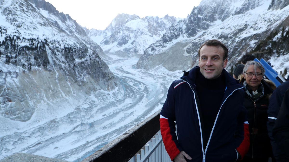Macron přijel zachránit Mont Blanc. Je to pokrytecké, obviňuje ho opozice